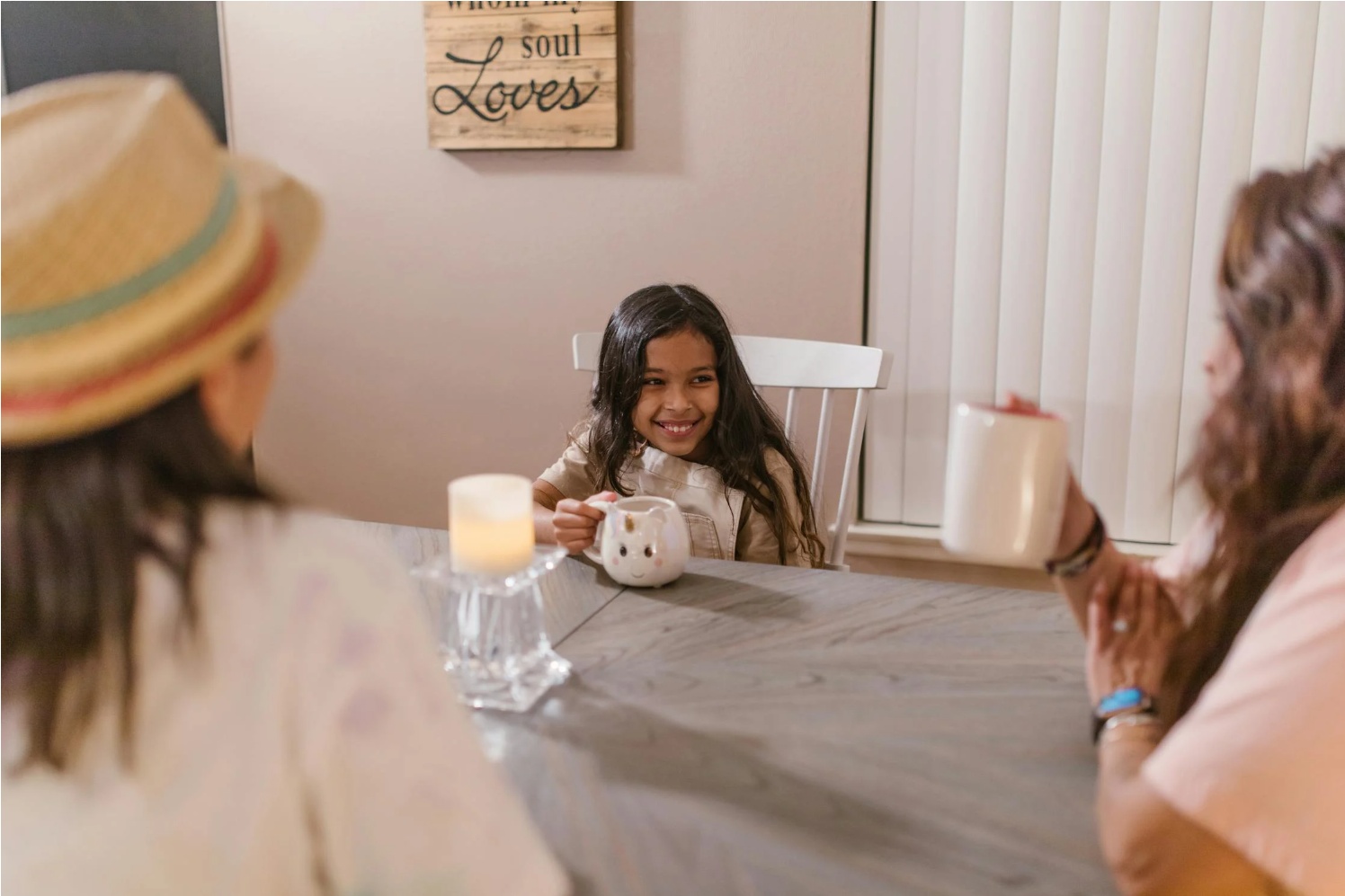 CogNeuroNews's tweet card. A new paper finds that it can take some time for free recall to develop in young children, requiring multiple different cognitive skills.