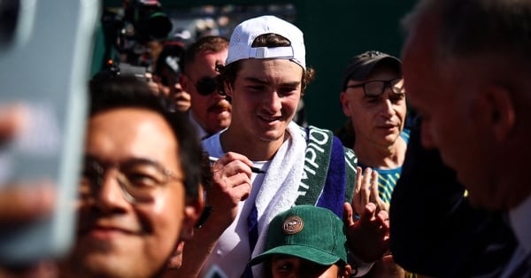 AustralianOpen's tweet card. Former Australian pro Luke Saville loves the current dominance of Jannik Sinner and Carlos Alcaraz in the men’s game, but has his eye on an emerging player who could challenge them.
