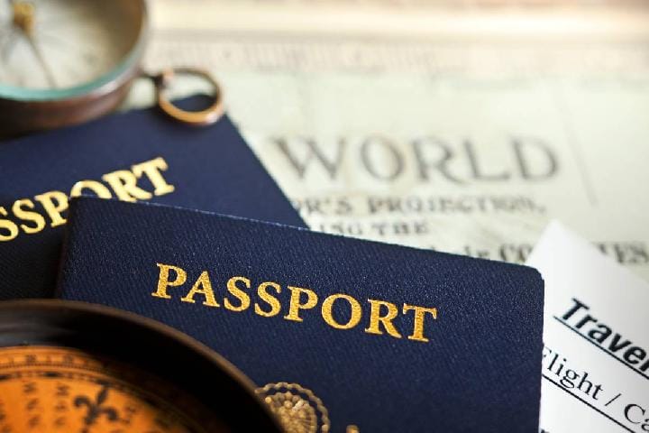 tempo_english's tweet card. Singapore remains in the top position for strongest passport with visa-free access to 193 countries. Indonesia maintains its previous ranking.