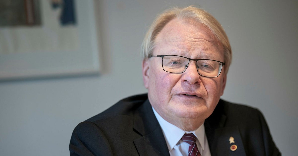 JonasGummesson's tweet card. Sverige fick betala ett högt pris för Peter Hultqvists såsande om Nato. Men egenintresset vilar tungt över hans memoarbok, skriver Jonas Gummesson.