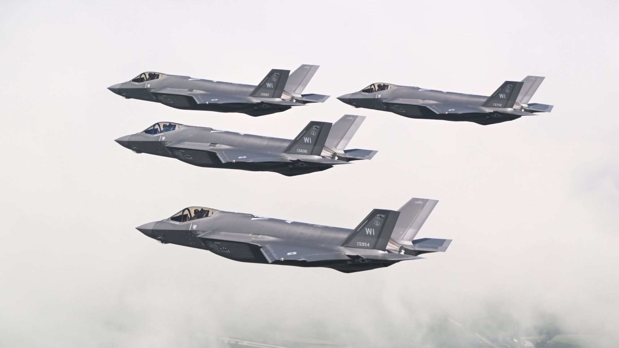 TheAviationist's tweet card. A total of 72 aircraft were parked at Lockheed Martin’s facilities after the Technology Refresh 3 experienced severe glitches, following which the