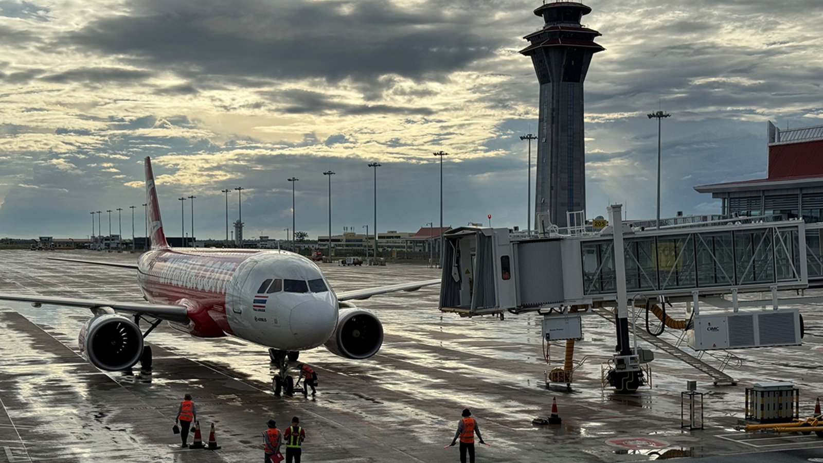 CFR_org's tweet card. Overview Since 2007, Chinese entities have invested in sixty overseas airport projects, a much smaller number than the 129 overseas port projects documented in “Tracking China’s Control of Overseas...