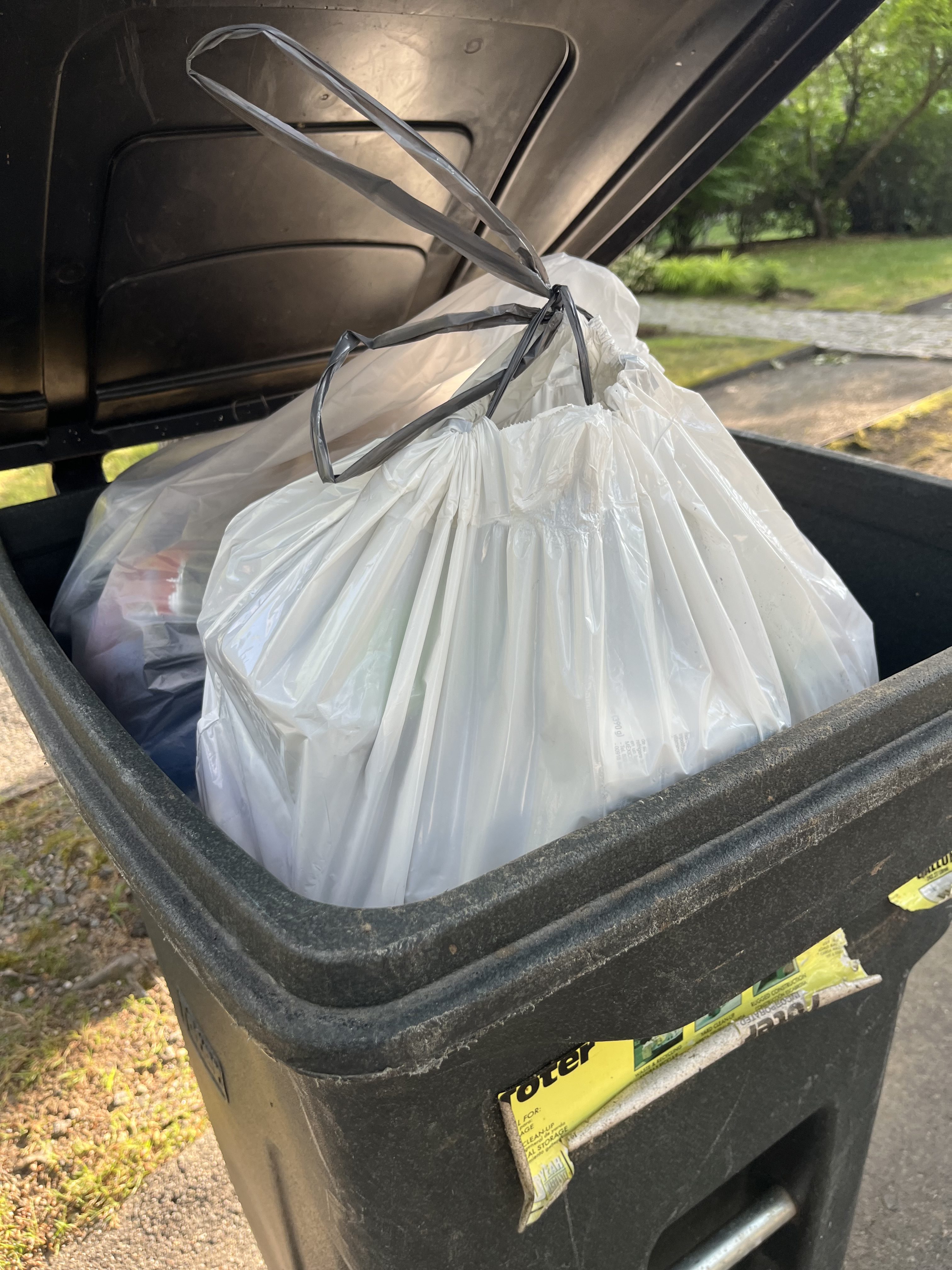 MHDcurrent's tweet card. Friday is day 18 of the Republic Services trash strike that has impacted Marblehead and several cities and towns across the North Shore and the nation. Republic and the Teamsters Local 25 are back at...
