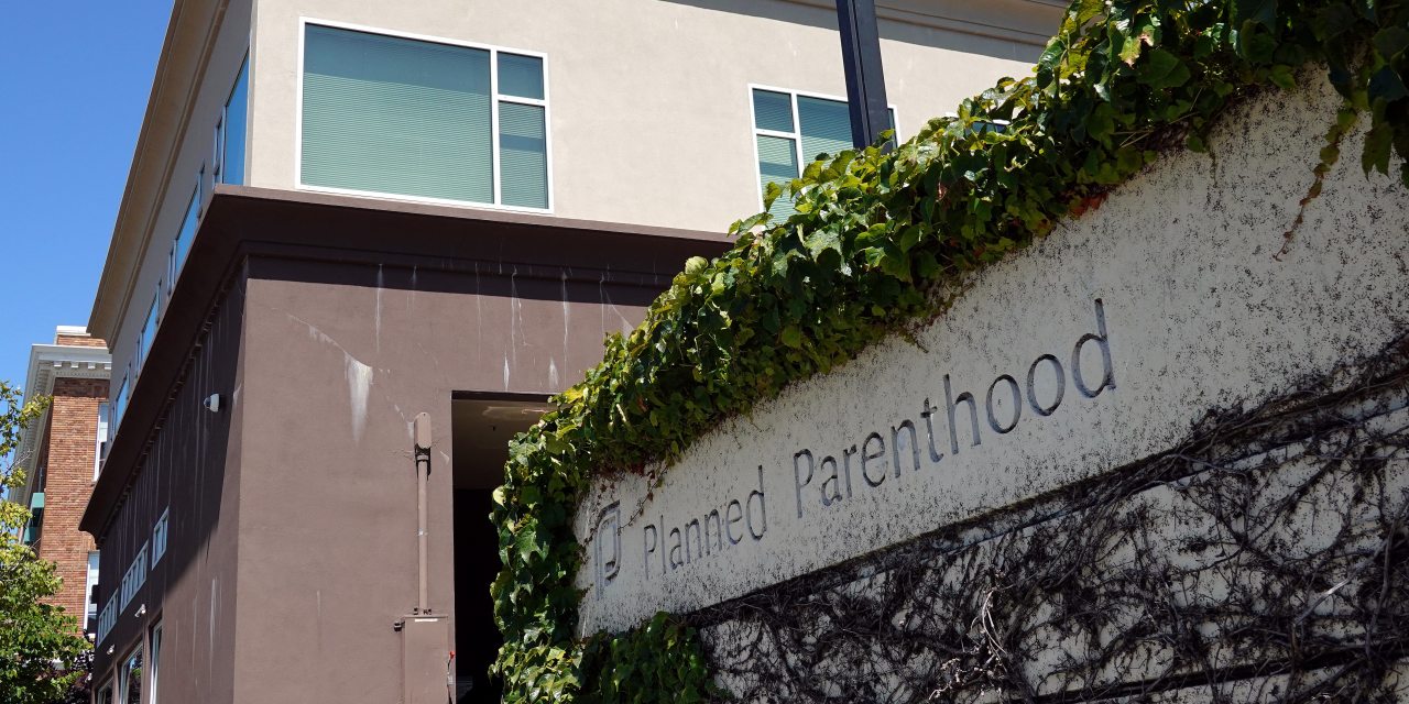 DSweeting's tweet card. The defunding of the abortion giant is the most beautiful thing in the GOP megabill.