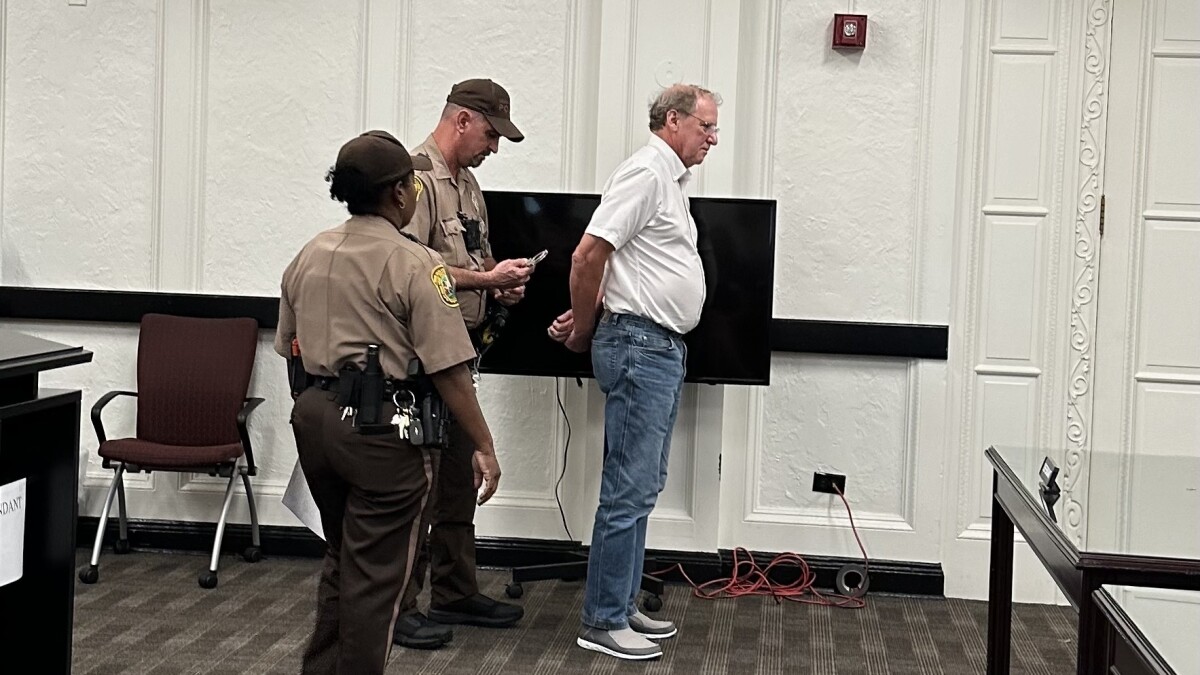 MikeGrunwald's tweet card. Tom Van Lent was handcuffed in a Miami courtroom and taken to jail to begin serving a 10-day jail sentence in a case that divided the normally tightknit Florida environmental community. It caps a...