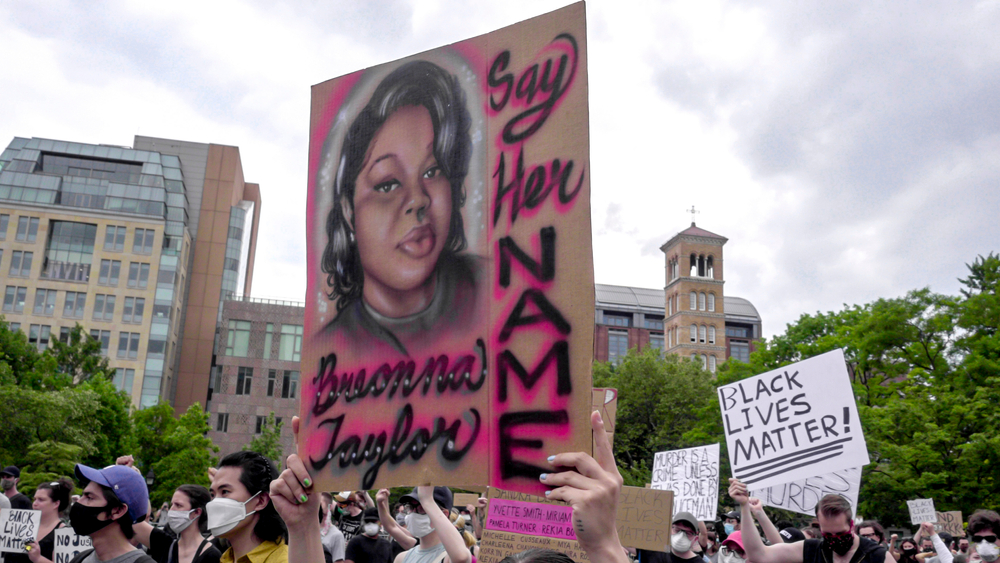JNelsonLDF's tweet card. The Department of Justice’s Civil Rights Division has recommended that former Louisville police officer Brett Hankison serve just one day in prison after a federal jury convicted him of violating...