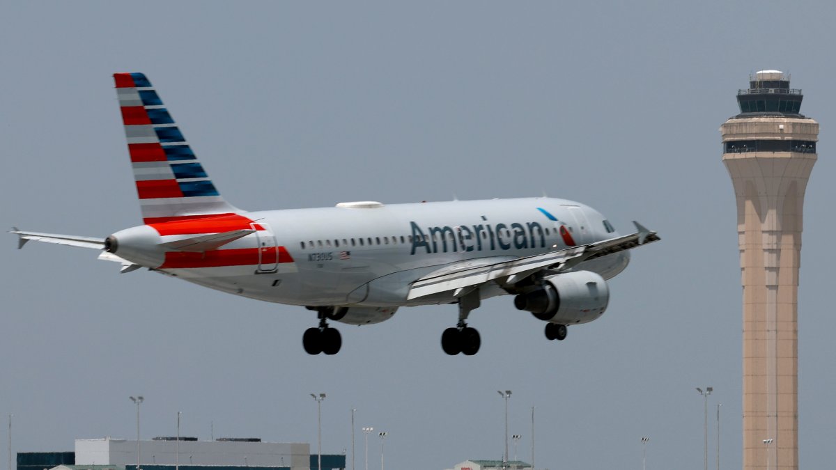 dmes's tweet card. An American Airlines captain’s unexpected announcement about social etiquette has taken the internet by storm.