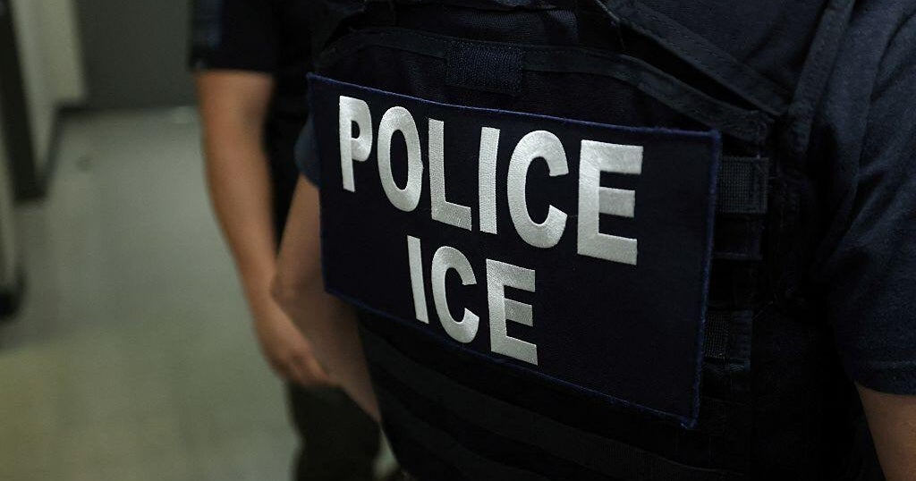 CBSNewsTexas's tweet card. The mayor of Keller said the intention to collaborate with ICE will send a strong message.