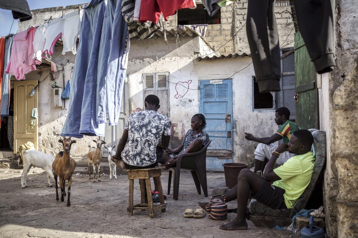 newsfromoxfam's tweet card. Les 5 % les plus riches d'Afrique détiennent une fortune de près de 4 000 milliards de dollars, soit plus du double de la richesse combinée du reste du continent. L'ONG Oxfam a publié, jeudi 10...