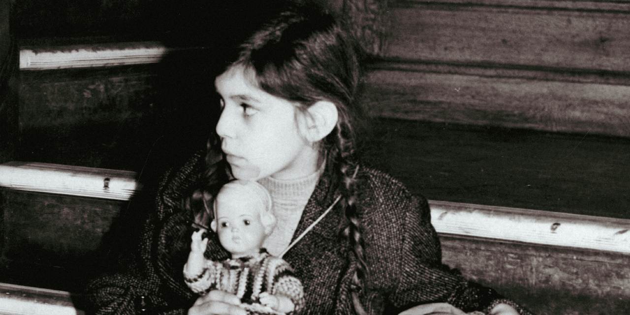 yalepress's tweet card. Humanitarian efforts to transport young refugees to safety during World War II faced bureaucratic and political hurdles. Many children were left behind.