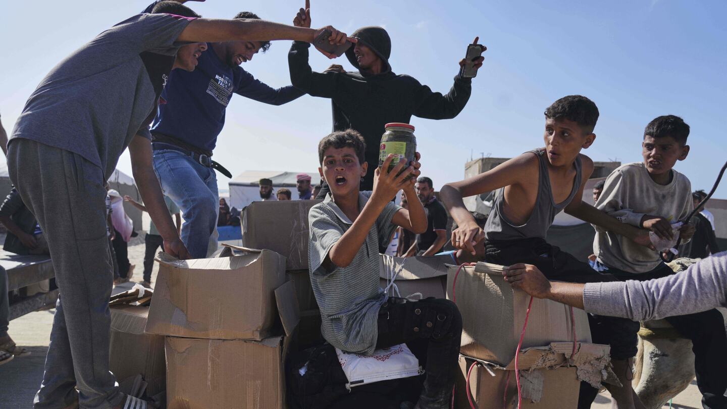 FrankelJulia's tweet card. An Israeli-backed American organization running a new aid program in Gaza is denying a report by The Associated Press that American contractors guarding the foundation’s aid sites inside Gaza were...