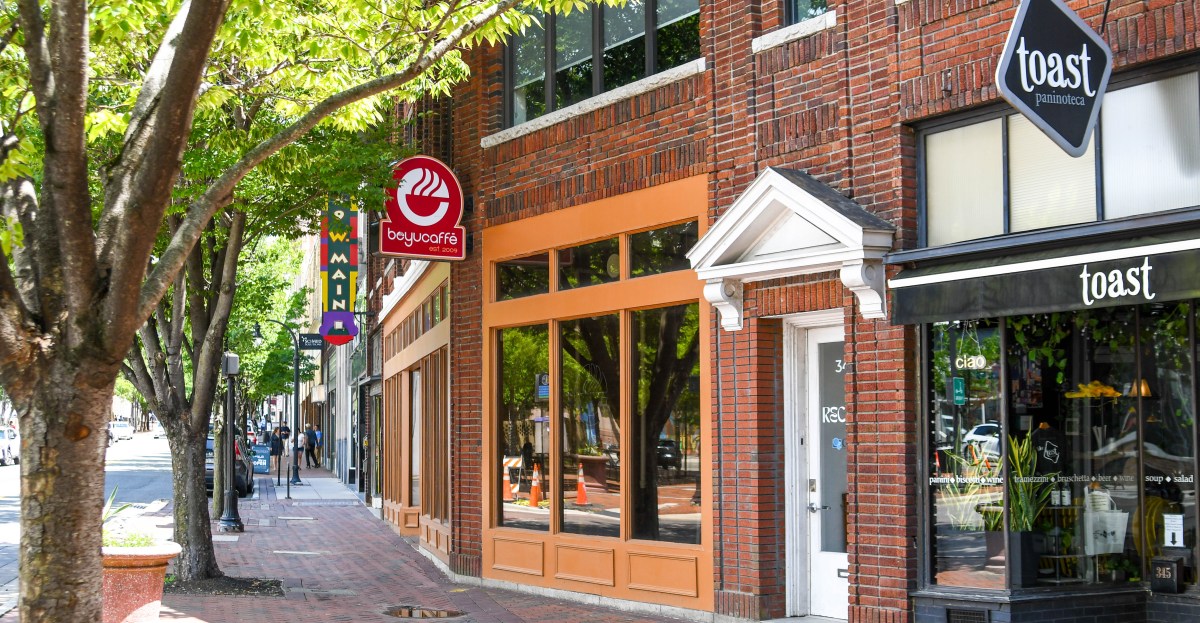 EaterCarolinas's tweet card. E.O. Athletic Club will welcome all — even Tar Heel fans
