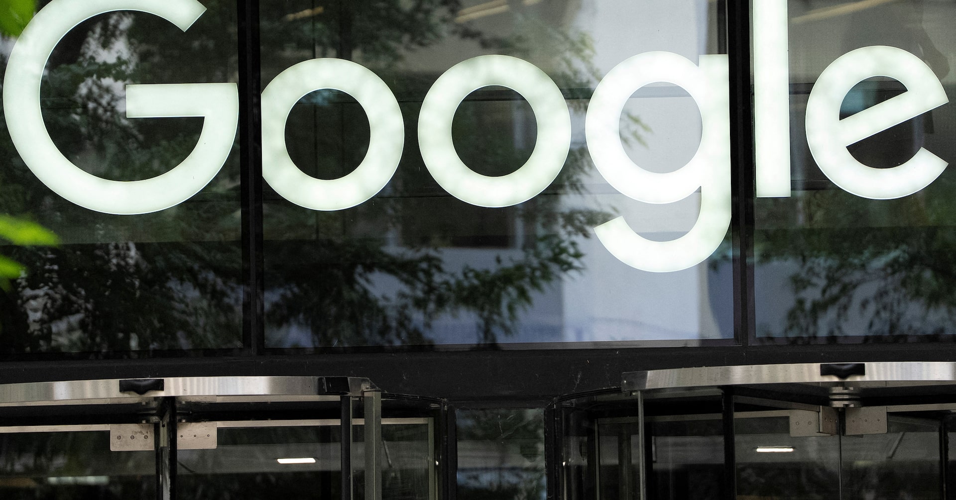 FDD_CCTI's tweet card. Britain on Wednesday told Apple and Google to be fairer in how they distribute apps on their mobile platforms, setting out possible interventions as it plans to designate the U.S. tech companies with...
