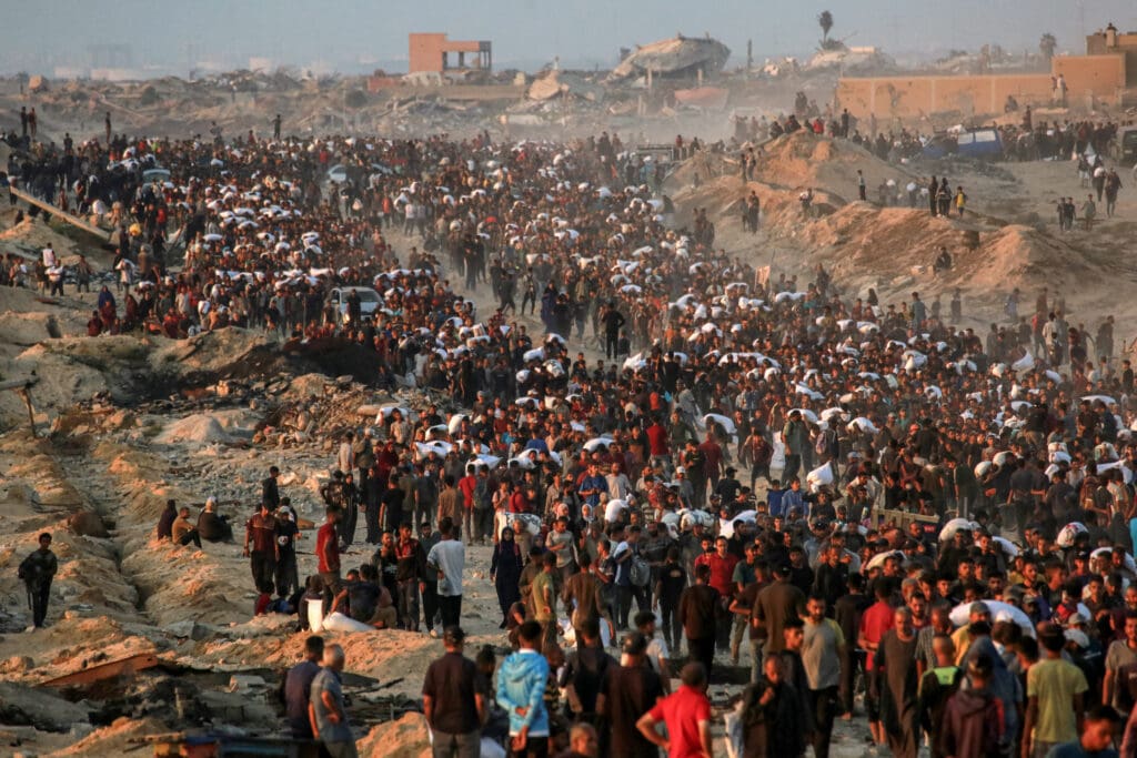 ME_Council's tweet card. The lives of Gazans hang in the balance as an Israeli-American militarized aid scheme plunges the population deeper into famine and lays the groundwork for its forced displacement.