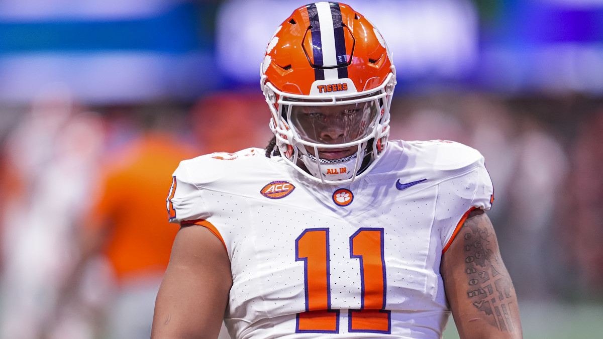 ClemsonOnAthlon's tweet card. Defensive Ends Coach Chris Rumph feels an undeniable "buzz" around Clemson football.