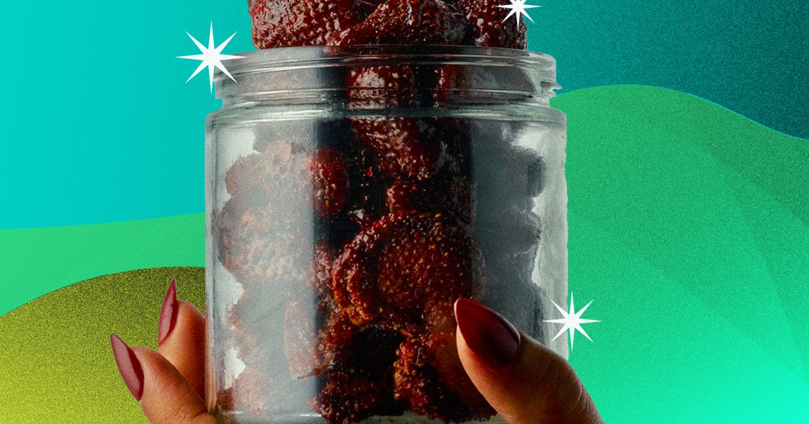 Eater's tweet card. The final word on the ultimate luxury fruit snack from a lifelong fruit snacks enthusiast