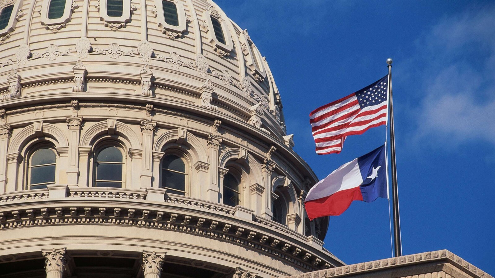 brittanys's tweet card. Texas Gov. Abbott’s recent decision to consider redrawing his state’s congressional districts has prompted Democrats to issue threats to draw Republicans out of seats.