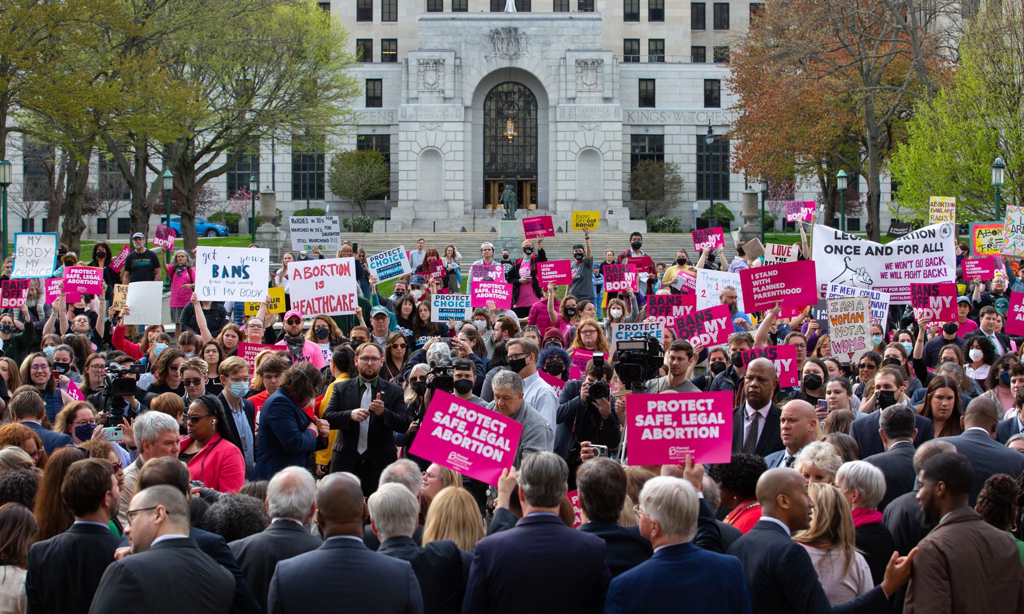 CapPressRoom's tweet card. The federal spending legislation approved by Republicans over July 4th dramatically cuts federal support that makes its way to Planned Parenthood chapters.