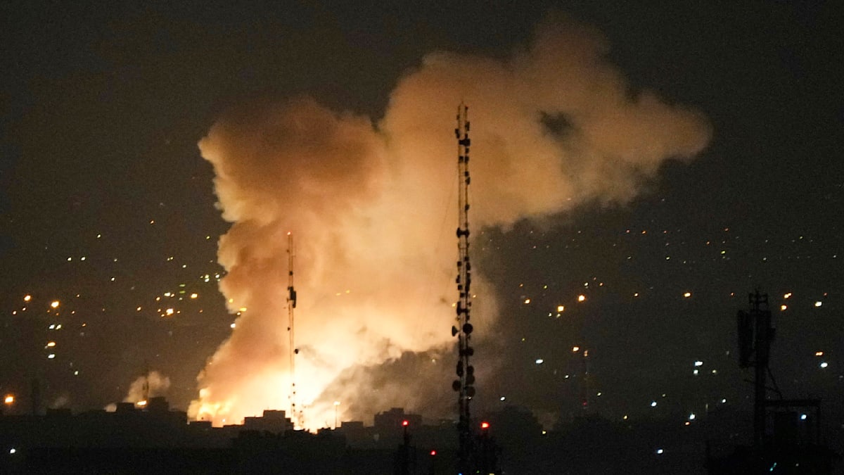 jenniferwilton's tweet card. Der israelische Angriff auf den Iran könnte die Lage in Nahost eskalieren lassen – oder den Sturz des iranischen Regimes einleiten. Welches Szenario eintritt, hängt von folgenden Faktoren ab.
