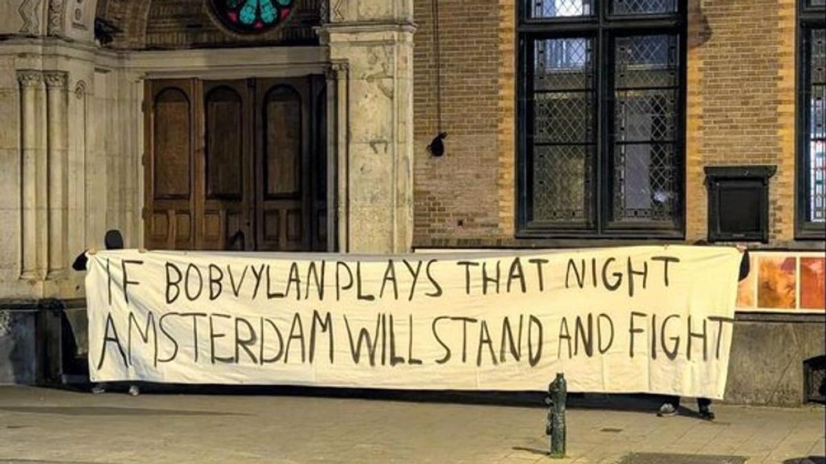 Watapatjee's tweet card. Bob Vylan komt 13 september naar Paradiso met eigen headlinershow na afgelast optreden. Duo riep "dood aan IDF" op Glastonbury, leidde tot bedreigingen. Lees meer.