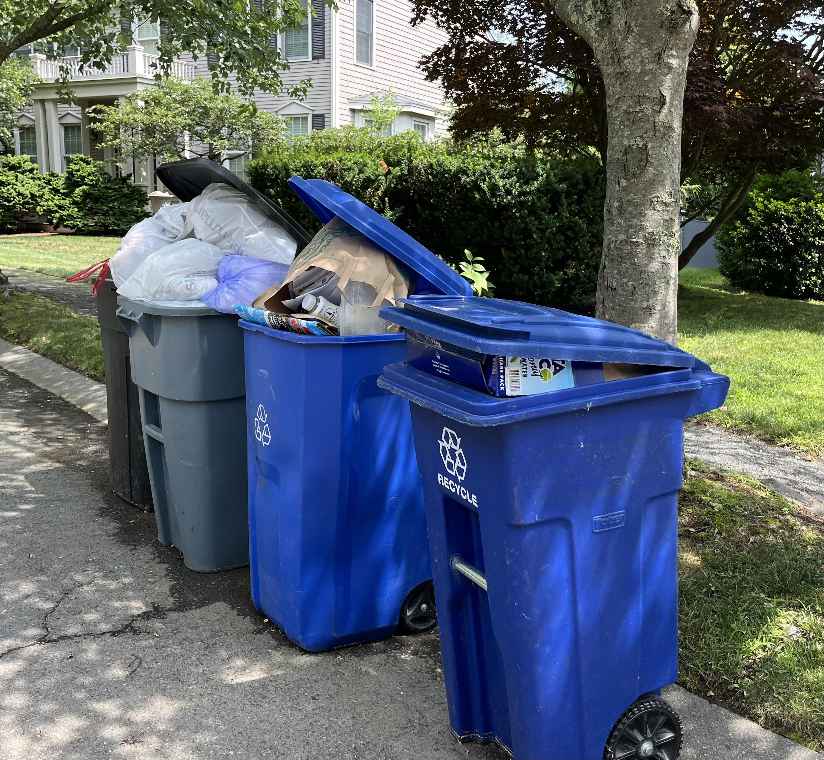 MHDcurrent's tweet card. Marblehead's Board of Health meets Tuesday at 7:30 p.m. and the trash strike tops the agenda. The strike, impacting Marblehead and 13 other communities across the North Shore entered its third week...