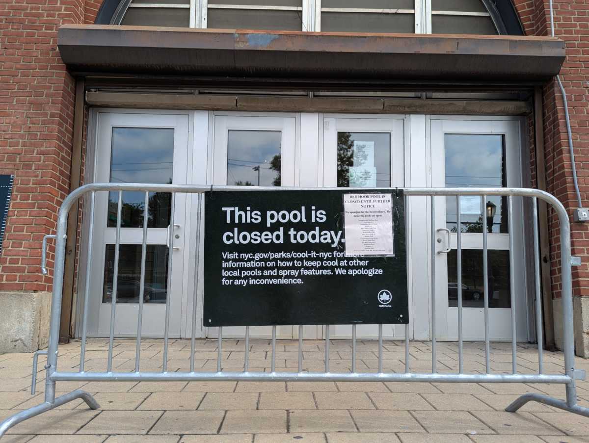 brooklynpaper's tweet card. A broken pipe has forced the Red Hook Pool to close for most of the summer, and residents are steamed.