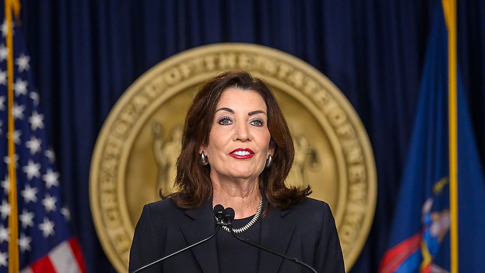 KaitlynnLisa's tweet card. Hochul first vetoed the bill a year ago.
