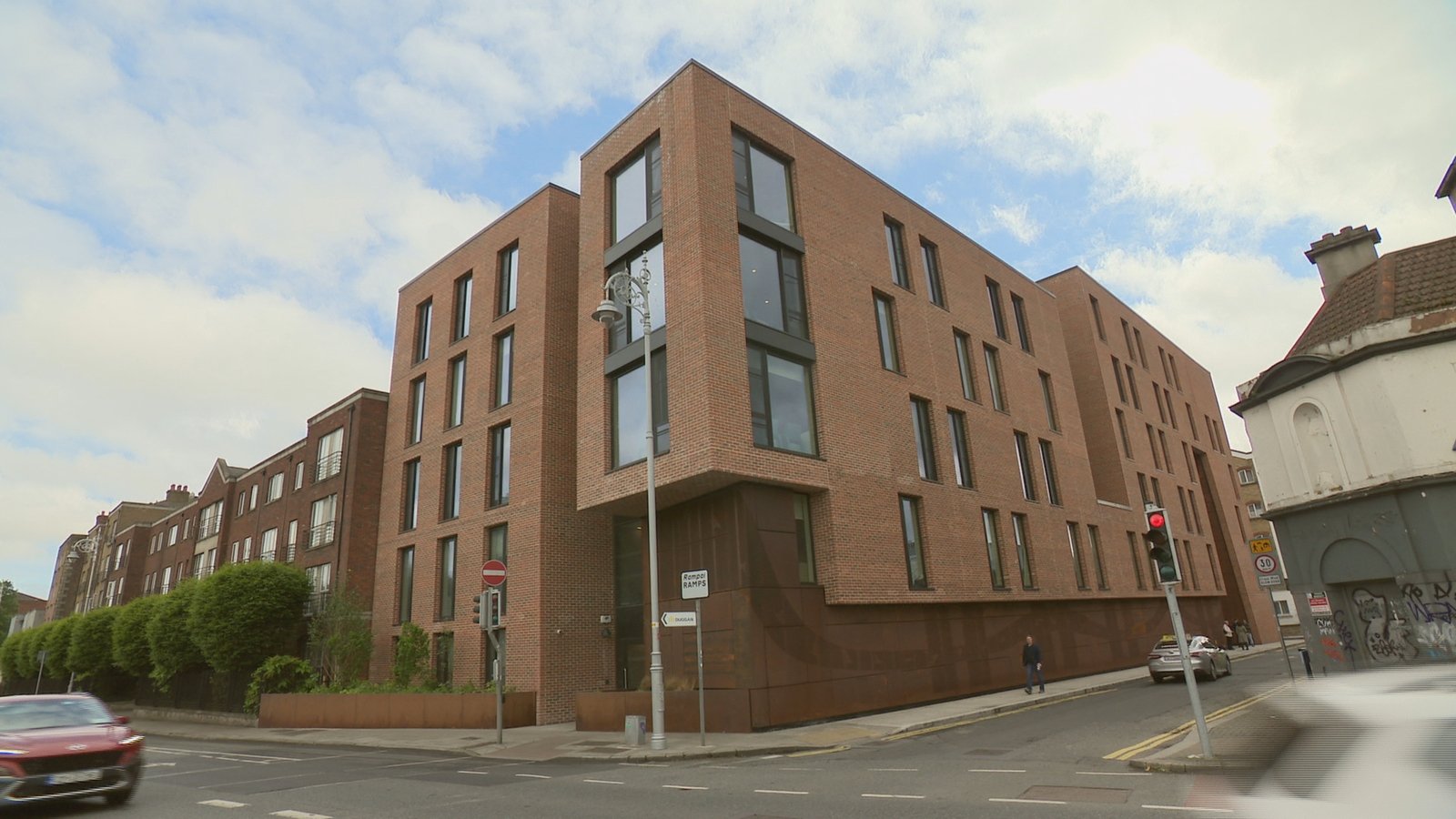 GarNob's tweet card. Funding for an additional 12 beds in the Health and Addiction Care Facility run by Dublin Simon Community on Ushers Island has been confirmed.