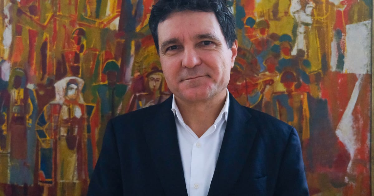 TimRoss_1's tweet card. Elon Musk and JD Vance don’t know enough to judge the country’s election crisis, and Trump should be tougher on Putin, says Bucharest Mayor and presidential candidate Nicușor Dan.