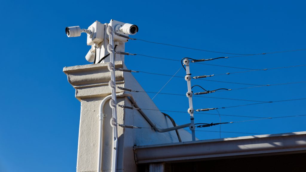 IvoVegter's tweet card. The Organisation Undoing Tax Abuse (OUTA) is taking the City of Johannesburg to court over its new laws for CCTV cameras. 