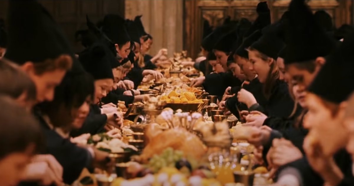 ClickHole's tweet card. 6 Ways You Can Ensure The Kids Cast In The New ‘Harry Potter’ Series Grow Up With Body Image Issues 