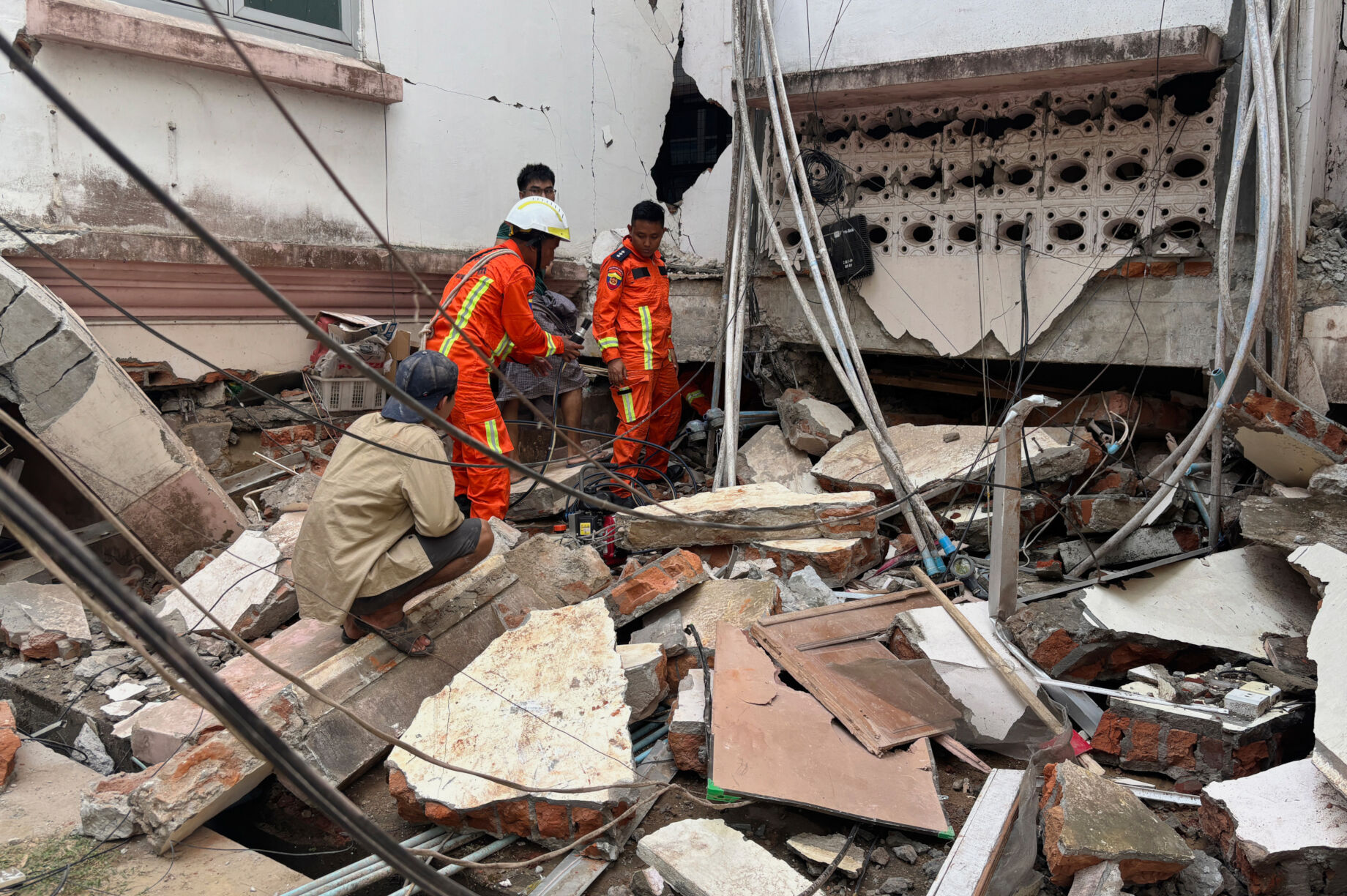 laura_stahl's tweet card. A powerful 7.7-magnitude earthquake has struck Myanmar and Thailand. Entire buildings have collapsed in Bangkok and Mandalay, with thousands displaced. At least 3,700 people have been killed, and...