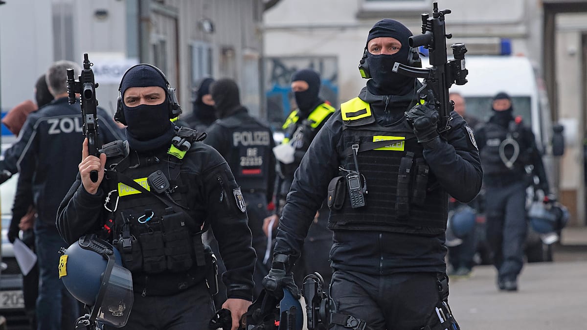 garstigergerrit's tweet card. Im Kampf gegen die organisierte Kriminalität sollen auch Richter und Staatsanwälte besser vor Bedrohungen geschützt werden. Die Union will Einschüchterungsversuche gegen Beteiligte von Strafverfahren...