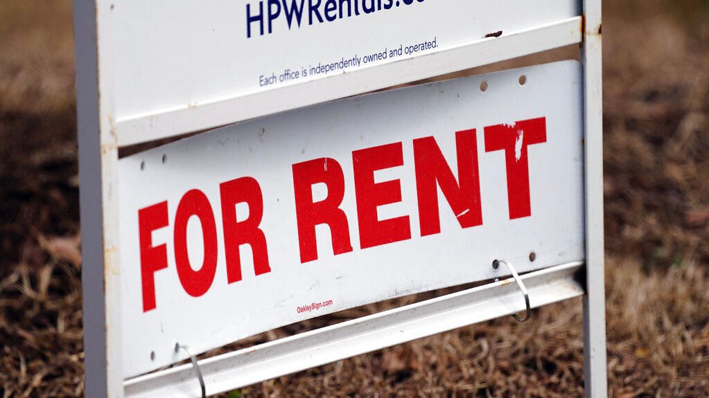 housingcenter's tweet card. Data shows that rents across the country have increased by about 30% since 2020.