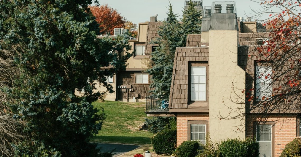 kristoncapps's tweet card. Evictions come fast and cheap in the Midwest U.S., where few protections exist and tenants are rarely guaranteed counsel. Here’s a story of a mega-landlord, a lawyer-influencer, and the tenants they...