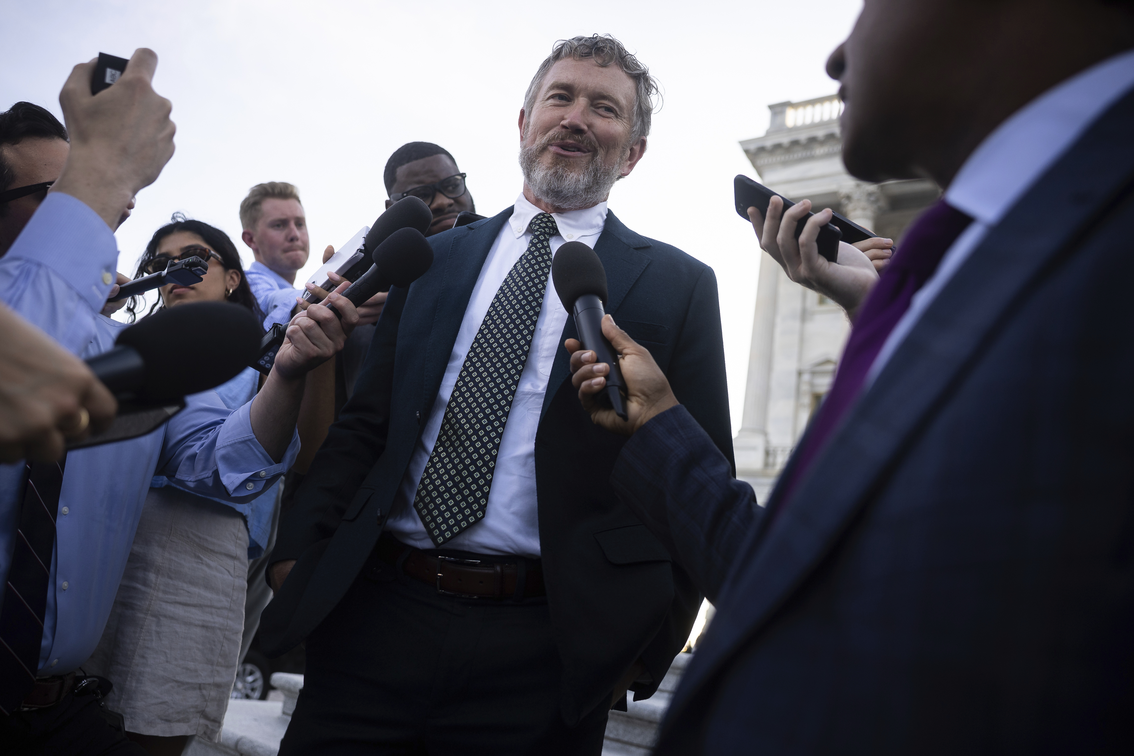 SallyGold's tweet card. Bipartisan crew unites in Congress over holding ‘rich and powerful men’ to account.