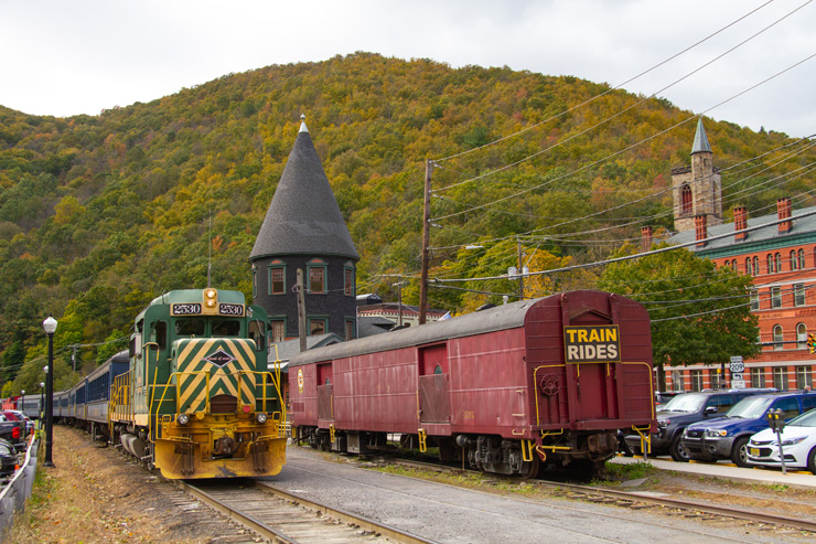 TrainsMagazine's tweet card. JIM THORPE, Pa. — The impact of Reading & Northern’s passenger operations, which recently celebrated their 40th anniversary, may best be illustrated by this: A bank in Jim Thorpe — the home of R&N’s...
