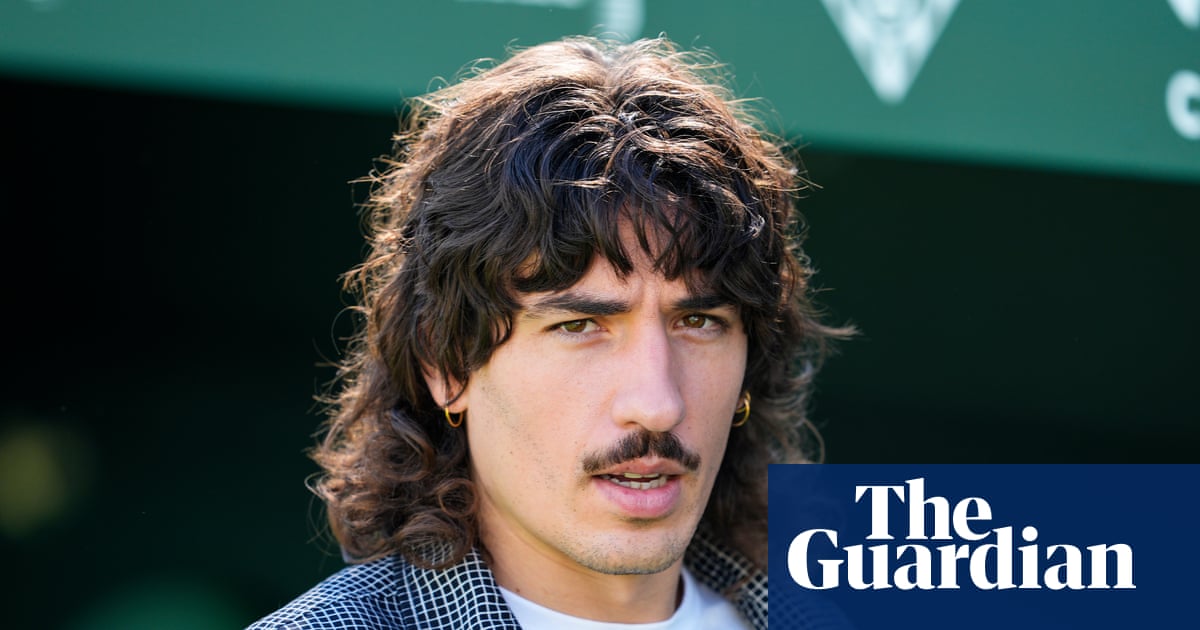 tosinmm's tweet card. Former Arsenal player wins admiration for his taste in books, but admits one novel defeated him