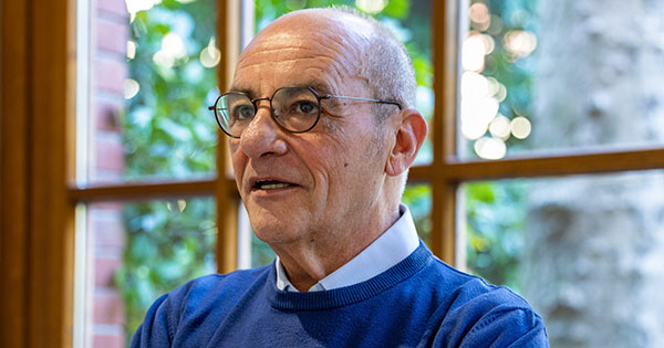 Cattolica_News's tweet card. Il parroco, protagonista della riqualificazione del Rione Sanità a Napoli è stato tra i relatori della giornata di formazione della Rivista del Clero Italiano