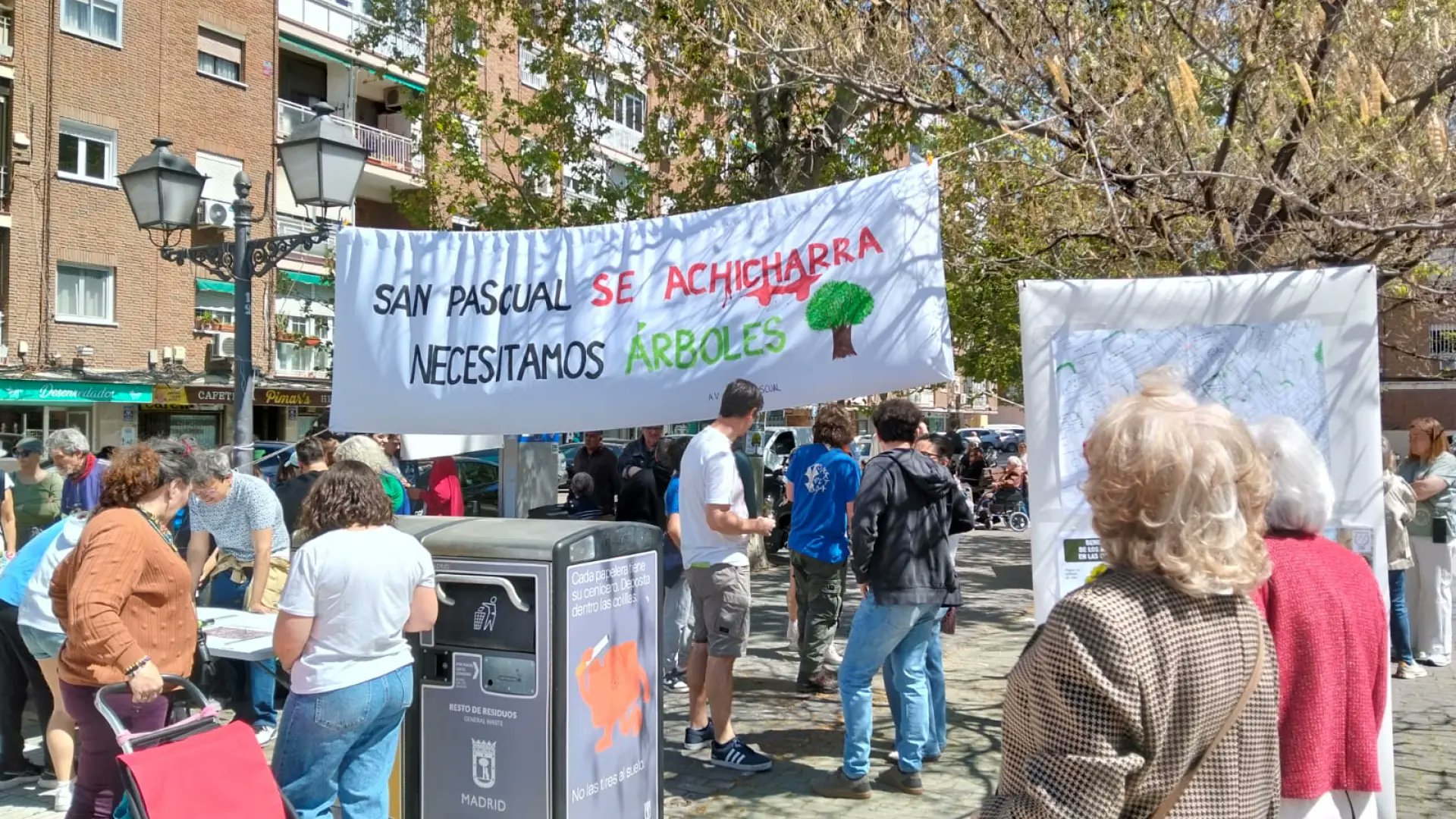 AVSanPascual's tweet card. Los residentes del barrio de Ciudad Lineal piden un plan de arbolado: "Aquí no refresca. Es un horno al aire libre"