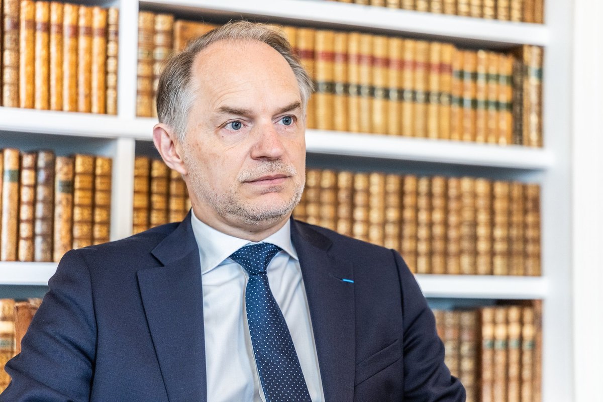 EmmanuelMignot2's tweet card. Emmanuel Mignot’l täitub juuli lõpus kaks aastat Prantsuse suursaadikuna Eestis. Euroopale on need olnud sõja-aastad ning see on jätnud oma jälje ka Prantsusmaa ja Eesti suhetele. Kahe riigi vahel on...