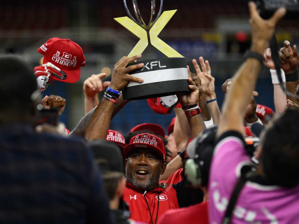HBCUSports's tweet card. Harris was subsequently awarded the 2025 UFL Buddy Teevens Coach of the Year Award, distinguishing himself as the first head coach in U.S. pro football