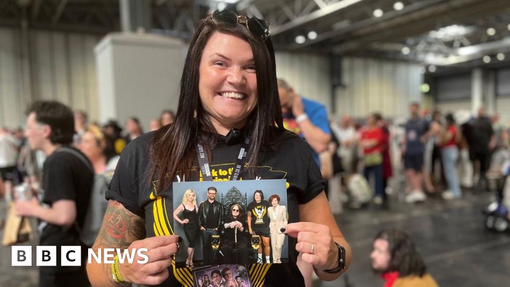 cosmicjester's tweet card. Metal lovers shake with emotion after photos and autographs with the Black Sabbath singer and family.
