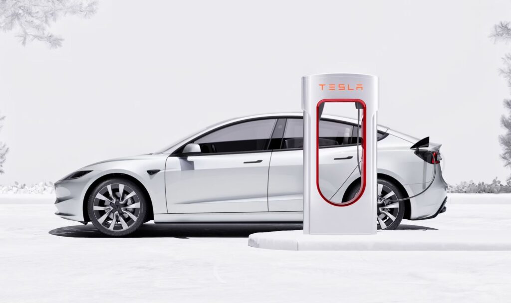 EVChargStations's tweet card. The new Tesla Model 3 now comes with free Supercharging for 18 months. However, the promotion requires a cash purchase.