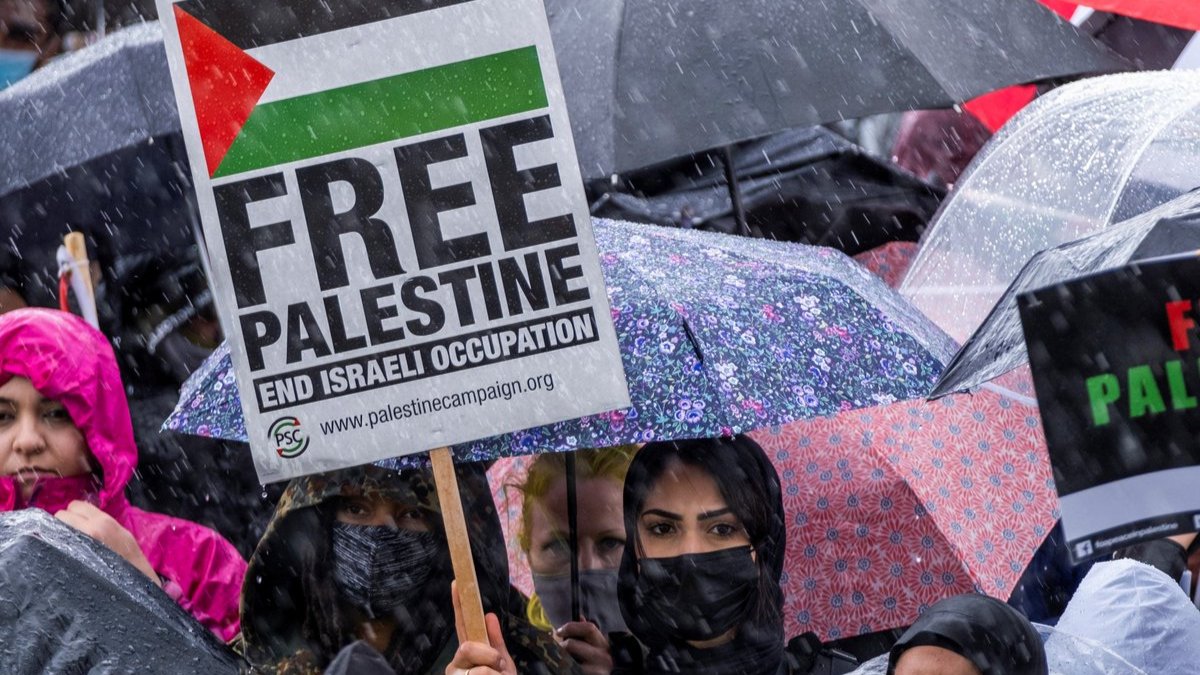 LabourPalestine's tweet card. “The settlements must go if there is to be any chance of peace.”