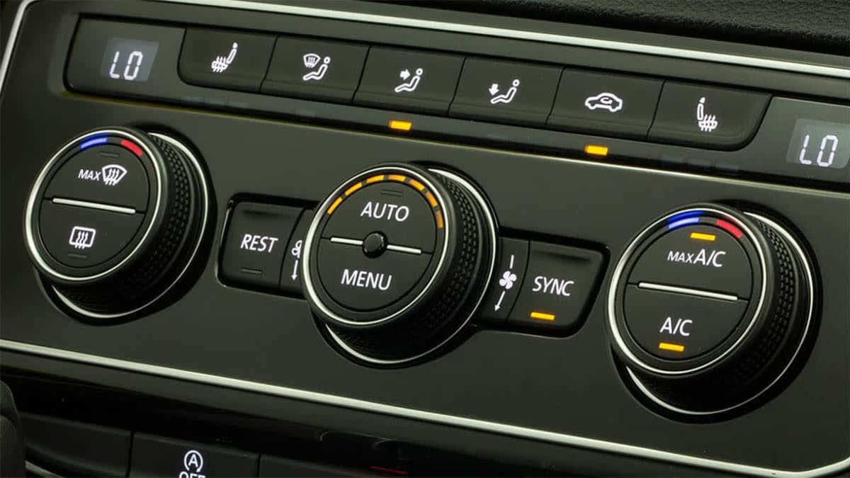 ConsumerReports's tweet card. Expert advice from Consumer Reports on how to cool your vehicle efficiently, with tips on car air conditioning settings, and the reasons why.