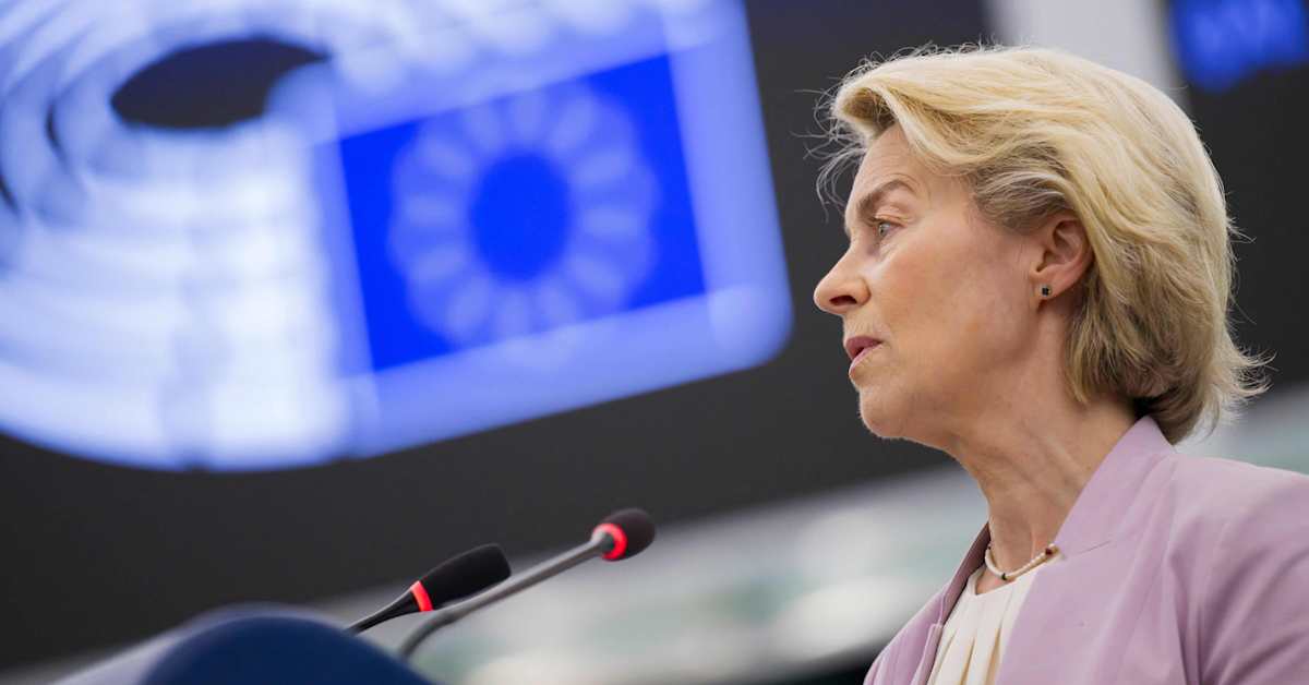 VVElomaa's tweet card. Suomalaisen Check Firstin mukaan Venäjän propaganda­koneisto mustamaalasi EU-komission puheenjohtajaa Ursula von der Leyeniä kuukausia ennen kuin hän joutui luottamus­äänestykseen.