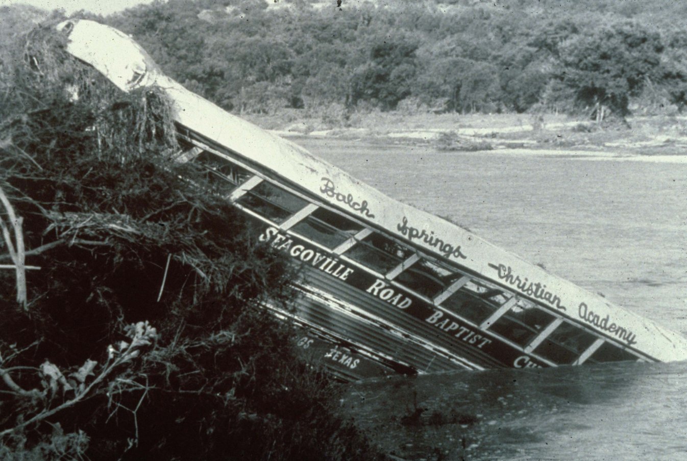 MarcDuvoisin's tweet card. Kerr County has a history of devastating floods along the Guadalupe. One of the worst was in July 1987. Like Friday's flood, it hit a summer camp.