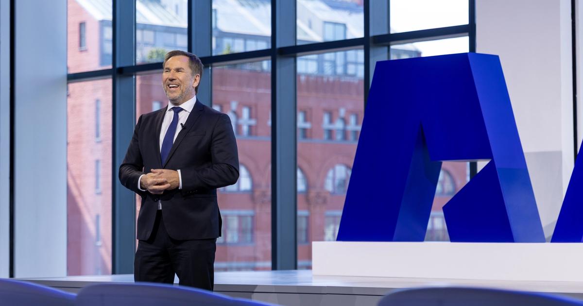 Edgecliffe's tweet card. The CEO who turned around the world’s largest cement company is pitching the New York market on a fast-growing building ‘solutions’ market.