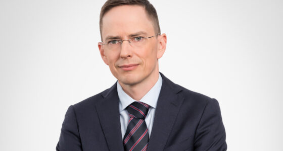 VPPietilae's tweet card. Mitä odottaisi näkevänsä, kun avaa tutkimuksen, jonka tarkoituksena on selvittää nelipäiväisen työviikon vaikutuksia tuottavuuteen ja työhyvinvointiin?